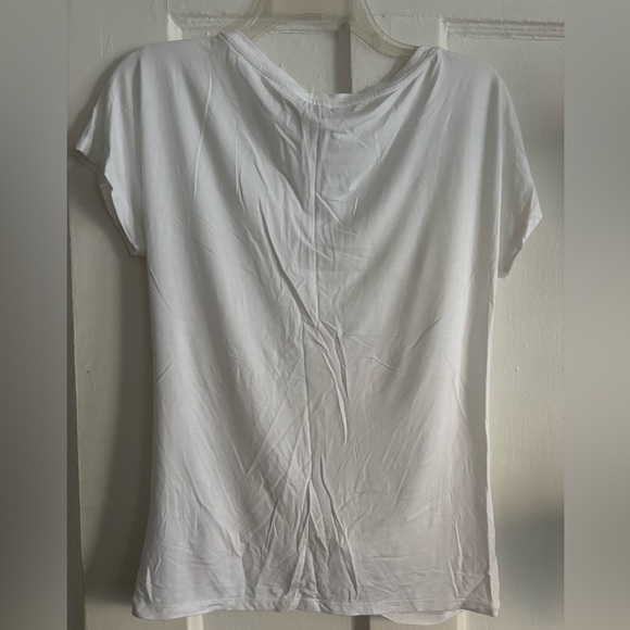 EXPRESS Front Twist Knot Hem T-Shirt Top Womens Size Small White Rayon Blend NWT - Picture 2 of 5
